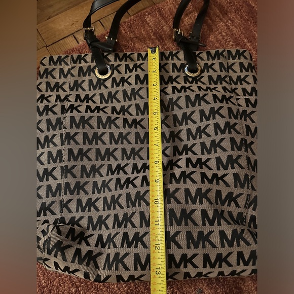 Michael Kors Tote Bag - Picture 9 of 11